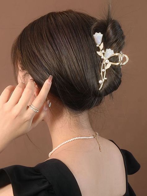 Feminine Hair Accessories, Korean Accessories Hair, Cute Hair Accessories Clips, Hair Pins Aesthetic, Hair Tie Accessories, Korean Accessories, Hair Accessories Collection, Design Hair, Hair Accessories Clips