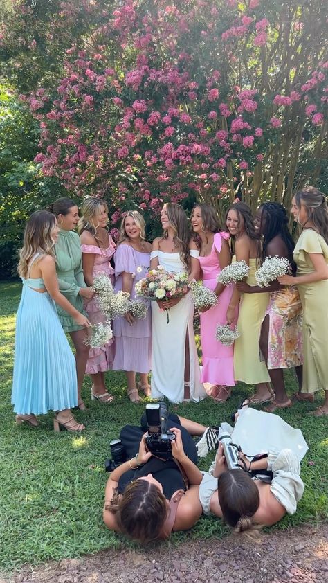 The Best Girls 🩷💛 🌞 #wedding #bride #weddingdress #bridalparty #dress #newjerseywedding #bridesmaids #bridal #weddinginspo… | Instagram Garden Party Bridal Party, Bridesmaid Poses, Wedding Content, Wedding Shoots, Dress Code Wedding, August Wedding, Wedding Dream, Wedding Mood Board, Wedding Mood