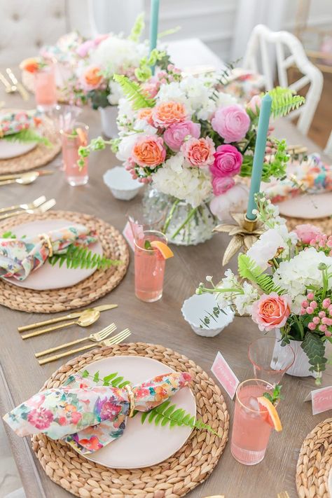 Tafel Decor, Spring Table Settings, Wedding Flip Flops, Easter Table Settings, Beautiful Table Settings, Easter Decorations Outdoor, Summer Tables, Pretty Tables, Spring Party