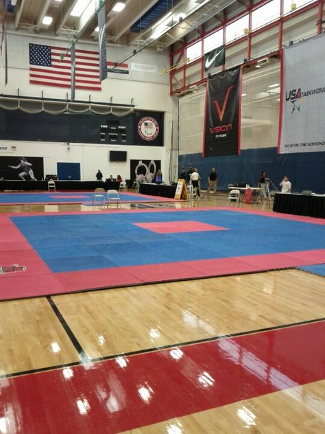 Taekwondo competition area at the US Olympic training center Taekwondo Sparring Aesthetic, Karate Competition Aesthetic, Karate Olympics, Taekwondo Competition, Karate Competition, Ata Taekwondo, Judo Club, Olympic Training Center, Judo Karate