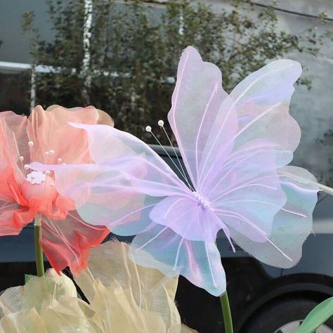 1Pc 50cm Silk Yarn Artificial Butterfly Mariage Decor Wedding Party Outdoor Holiday Decoration Display Giant Gauze Fake Butterfly | SHEIN USA Butterfly Party Favors, Butterfly Party Decorations, Bridal Shower Flowers, Arch Flowers, Purple Collar, Outdoor Holidays, Butterfly Party, Butterfly Wedding, Outdoor Holiday Decor