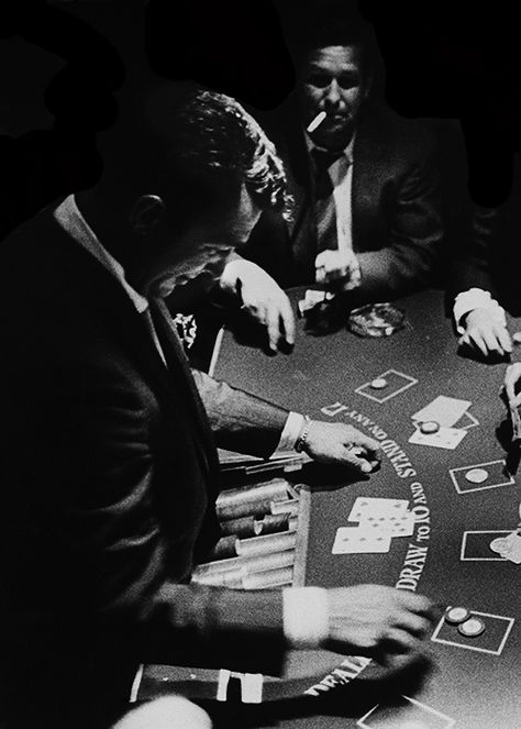 Dean Martin running his own game of blackjack at a casino in November of 1958. Photo by Allan Grant Las Vegas, Old Vegas, Poker Game, Poker Night, Video Games List, Jerry Lewis, Rat Pack, Dean Martin, Casino Night