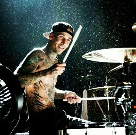 Rock Drummer, Tom Delonge, Travis Barker, Drummer Boy, Blink 182, Best Rock, Drummers, Pop Rock, Drum Kits