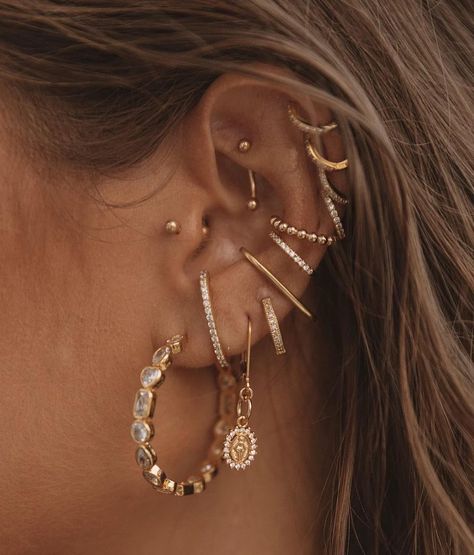 Jay.Nicole on Instagram: “Ear candy 🍭” Ear Stacking Ideas Grunge, Ear Piercings Placement Chart Baddie, Ear Stacks, Pretty Ear Piercings, Cool Ear Piercings, Ear Style, Cute Ear Piercings, Cute Piercings, Hot Jewelry