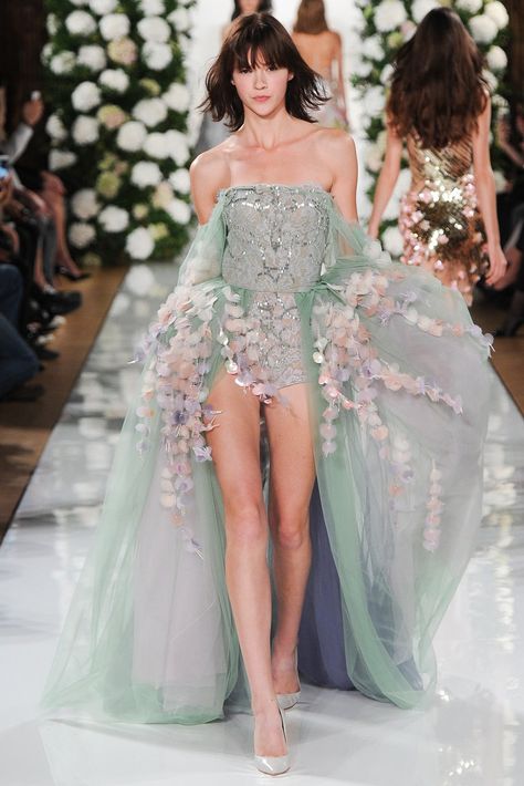 Valentin Yudashkin, Mode Russe, Haute Couture Dresses, 자수 디자인, Fantasy Fashion, 2015 Fashion, Spring Summer 2015, Looks Style, Couture Dresses