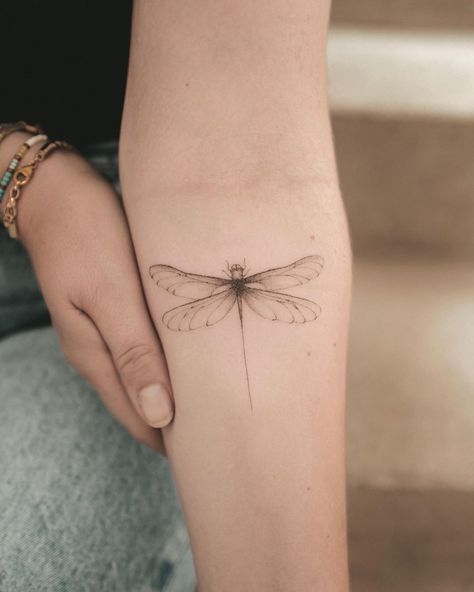 Dragonfly Tattoo Delicate, Fine Line Dragon Fly Tattoo, Line Tattoo Dragonfly, Botanical Fine Line Tattoo, Dragonfly Line Tattoo, Fine Line Tattoo Dragonfly, Dragonfly Fine Line Tattoo, Stippling Tattoo Design, Dragonfly Tattoo Fine Line