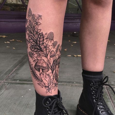 Leg Tattoos Women Shin, Deer Antler Tattoos For Women, Shoulder Cap Tattoos For Women Unique, Space Themed Tattoos, Tattoo Mushroom, Botanisches Tattoo, Tattoos Leg, Black And White Tattoos, Forest Tattoo