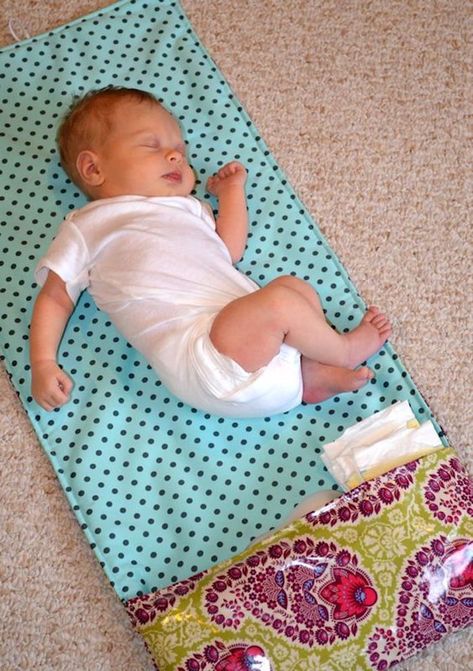 Couture, Perlengkapan Bayi Diy, Baby Changing Mat, Baby Changing Pad, Trendy Sewing, Beginner Sewing Projects Easy, Baby Diy, Leftover Fabric, Changing Mat