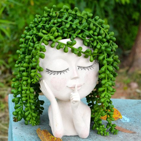 Statue Face, Flower Garden Decorations, Tattoo Plant, Face Flower, Diy Garden Fence, Bust Statue, Garden Flower Beds, Unique Flower Arrangements, Jardim Diy