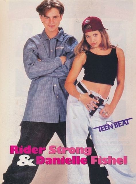 When Rider Strong and Danielle Fishel tried to be badasses. | 25 Times '90s Teen Heartthrobs Photos Failed Boy Meets World, Boy Meets World Cast, Boy Meets World Shawn, Cory And Topanga, Rider Strong, Danielle Fishel, 90s Teen, Teens Movies, Photo Fails