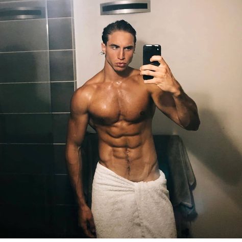 @hothunk_australia on Instagram: “The Hunk -​​ @pieromodelo ​  #hothunk #hunk #hotguy #guy #australia #naked #muscle #boy #malemodel #fitness #fitfam” Instagram, Australia, Build Muscle, Muscle Boy, Attractive Guys, Gorgeous Men, Male Model, On Instagram