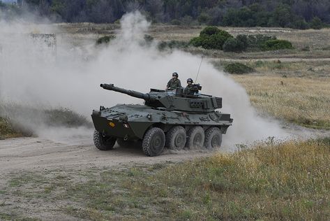 WorldOnAlert on Twitter: "Italy has announced large weapon supplies to Ukraine, including Panzerhaubitze 2000 155mm self-propelled howitzers, M109 155mm self-propelled howitzers, Centauro wheeled tank-destroyers and Iveco Light Multirole Vehicles.… https://t.co/B01Lvq1lXB" Zombie Apocalypse Survival, Italian Army, Military Armor, Tank Destroyer, Apocalypse Survival, Military Combat, Army Vehicles, Car Wheels, Modern Warfare