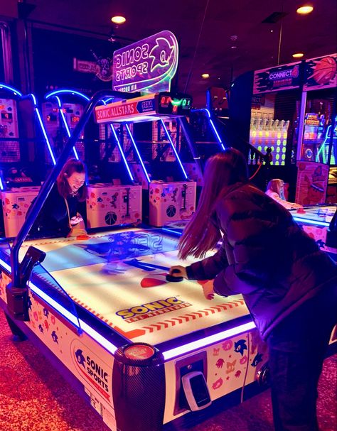 Dart Game Aesthetic, Video Game Date Aesthetic, Gaming Arcade Aesthetic, Fun Day Aesthetic, Aesthetic Arcade Photos, Air Hockey Aesthetic, Gaming Date Aesthetic, Fun Vibes Aesthetic, Game Arcade Aesthetic