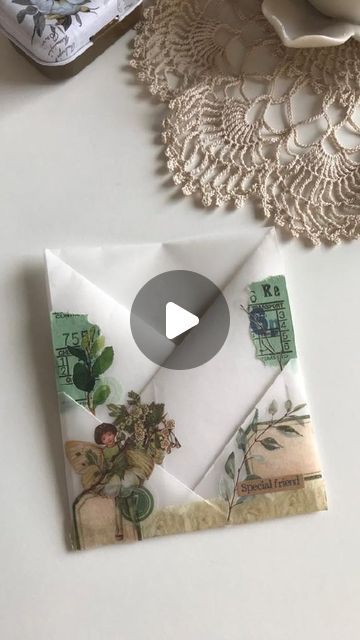 Creative Envelopes Ideas, Cartonnage, Scrapbook Pockets How To Make, Pocket Paper Diy, Envelopes For Journals, Folded Paper Pockets, How To Make Pockets For Junk Journals, Junk Journal Folded Pockets, Diy Paper Envelopes Pockets