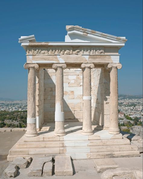 Temple Of Athena Nike, Temple Of Athena, Ancient Greece Aesthetic, Greek Goddess Athena, Acropolis Greece, Ancient Greek Theatre, Greece Architecture, Bangunan Minecraft, Goddess Athena