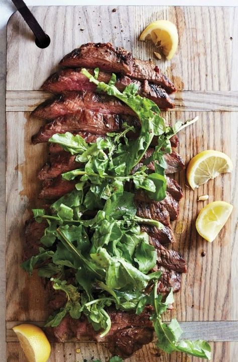 Dinner Party Recipes Main, Steak Diner, Dinner Party Entrees, Ideas Para La Cena, Party Entrees, Summer Potluck Recipes, Arugula Recipes, Entertaining Dinner, Italian Dinner Party