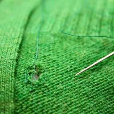 How to Mend Holes in Woolens {Mending} Mend Holes, Boro Mending, Sewing Repairs, Fixing Clothes, Visible Mending, Techniques Couture, Handy Dandy, Needle Work, Sewing Skills