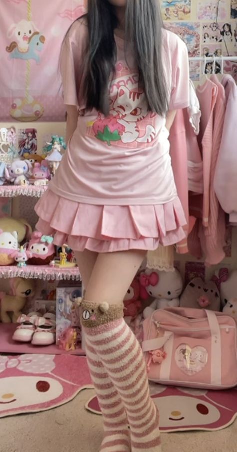 Kawaii Hello Kitty Outfit, Kawaii Fairycore Outfit, Kawaii Style Aesthetic, Gurokawaii Clothes, Kawaii Core Outfit Pink, Cute Core Clothing, Meloclaws Outfits, Kawaii Kei Outfit, Summer Cutecore Outfits