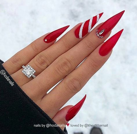 Nail Pictures, Candy Cane Nails, Nails Pictures, Red Stiletto Nails, Chistmas Nails, Red Christmas Nails, Stiletto Nail, Cute Christmas Nails, Stiletto Nail Art