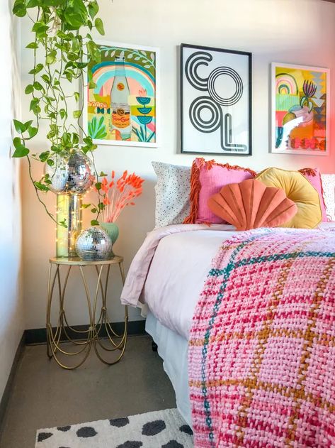 Aesthetic Room Decor Colorful, Bright Room Ideas Bedrooms, Colorful Country Bedroom, Pink Bedroom Plants, Bright Pink Room Aesthetic, Colorful College Bedroom, Bedroom Colorful Aesthetic, Funky Pink Bedroom, Room Ideas Plants Bedrooms