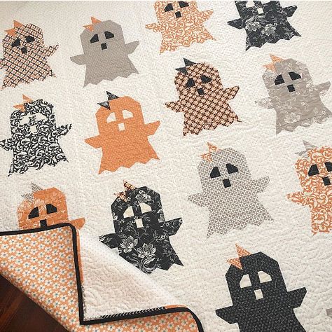 Tela, Patchwork, Couture, Halloween Quilt Patterns, Pattern Basket, Halloween Quilt, Halloween Sewing, Cute Quilts, Holiday Quilts