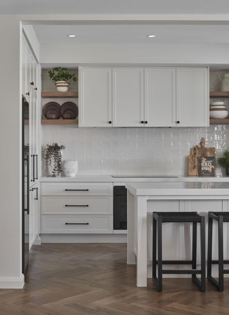 White Kitchen Black Handles Modern, Cream Kitchen With Black Handles, White Kitchen White Cabinets, White Kitchen Update, White Kitchen Black Counter Granite, White Kitchen Cabinets Black Handles, Small Country Homes Interior, Grey Kitchen Black Handles, Beige And White Kitchen