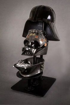 Star Wars: Darth Vader Helmet Star Wars Helmets, Star Wars Gadgets, Randy Johnson, Vader Helmet, Darth Vader Helmet, Star Wars Helmet, Star Wars Sith, Star Wars Room, Dark Vador