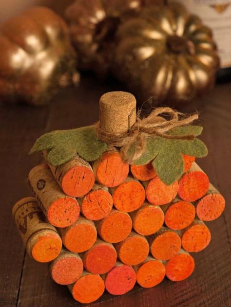 Corks Pumpkin, Diy Pumpkins Crafts, Wine Cork Projects, Cork Crafts Diy, Wine Cork Diy Crafts, Fall Pumpkin Crafts, Wine Cork Diy, Wine Cork Art, Thanksgiving Decorations Diy