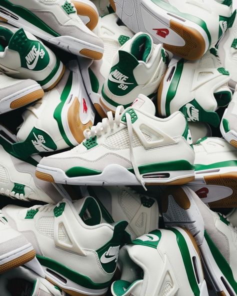 She is the first jordan 4 to ever be released in collaboration with Nike SB. Nike SB x Jordan 4 Pine Green all sizes available to order 🍀 Pine Green Outfit, New Trend Shoes, Trending Shoes For Men, Fancy Sneakers, Best Sandals For Men, Jordan 4 White, Sneakers Wallpaper, Wide Sneakers, Sneaker Posters
