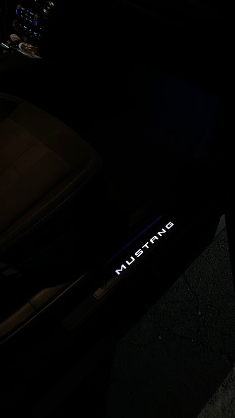 Black Mustang Aesthetic Wallpaper, Mustang Interior Aesthetic, Dark Car Wallpapers Aesthetic, Car Aesthetic Night Wallpaper, Mustang Wallpaper Aesthetic, Black Mustang Aesthetic, Black Car Aesthetics, Mustang At Night, Ford Mustang Aesthetic