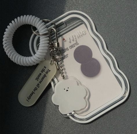 cloud white bear photocard holder keychain clip Photocard Keychain Holder, Id Holder Aesthetic, Black Keychain Aesthetic, Photocard Keychain, Photocard Holder Keychain, Photo Card Holder, Card Holder Keychain, White Keychain, Black Backpack School