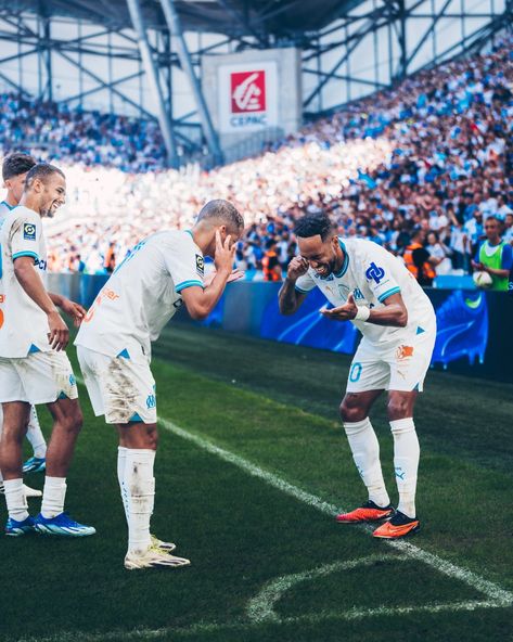 Marseille13 - Harit x Aubameyang 💙🤍 | Facebook Cristiano Ronaldo, Madrid, Champions League, Football Players, Real Madrid, Velodrome Marseille, Moto Cross, Football Fans, Neymar