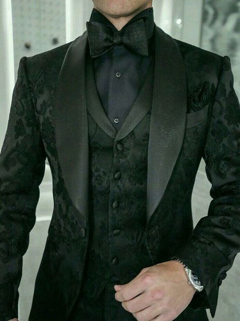 Masquerade Outfit Men, White Wedding Outfit, Masquerade Suit, All Black Tux, Masquerade Men, All Black Tuxedo, Fashion For Men Over 40, Prom Outfits For Guys, Green Suit Men