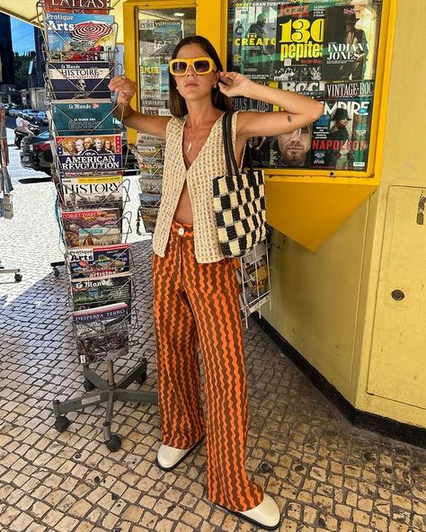Vicky Montanari (@vicmontanari) • Instagram photos and videos Simple Statement Outfits, Hawaii Looks Fashion, Porto Street Style, Thrift Shop Theme Party Outfit, Morocco Fashion Woman, Portugal Outfits Aesthetic, Portuguese Woman Aesthetic, Mediterranean Summer Fashion, Portugal Fashion Spring