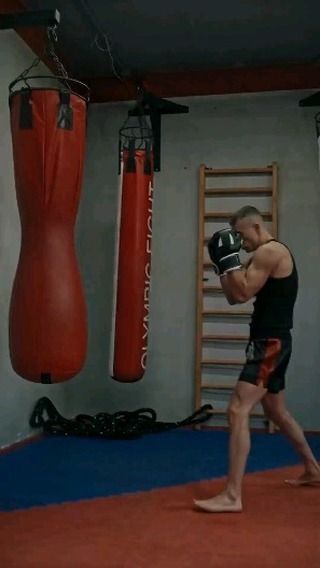 Kick Boxing Training, Kick Training, Kickboxing Workout Video, Boxing Men, Boxing Skills, Fighter Workout, Boxing Training Workout, Kickboxing Training, Boxe Thai