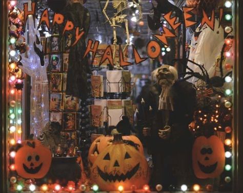 Traditional Halloween Aesthetic, Early 2000s Halloween Aesthetic, Y2k Halloween Aesthetic, Halloween Festival Aesthetic, Halloween 2000s Aesthetic, Nostalgic Halloween Aesthetic, Old Halloween, 80s Halloween Aesthetic, Early 2000s Halloween