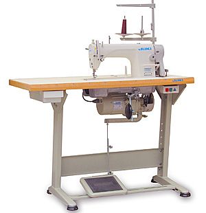 i use one almost everyday, its like a best friend ^-^    Juki 8700 Industrial Sewing Machine Couture, Sewing Machine Industrial, Industrial Ideas, Juki Sewing Machine, Sewing Machines Best, Sewing Machine Quilting, Trendy Sewing Projects, Trendy Sewing Patterns, Sewing Projects Clothes
