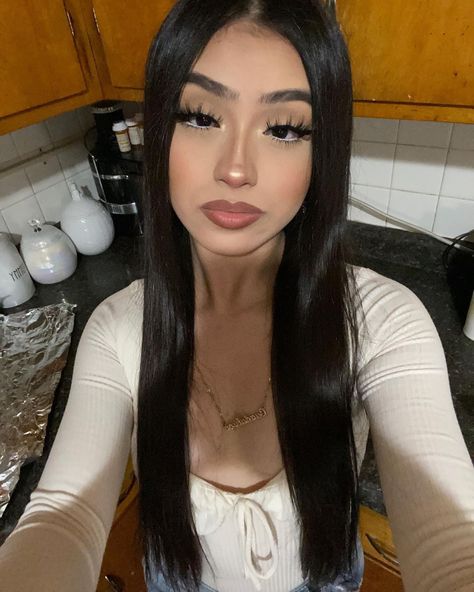 Natural Makeup Latina Olive Skin, Latina Makeup On White People, Copy And Paste Latina, Latina Makeup Looks, Dream Face, Pretty Latina, Brunette Girls, Latina Hair, Brown Girls Makeup