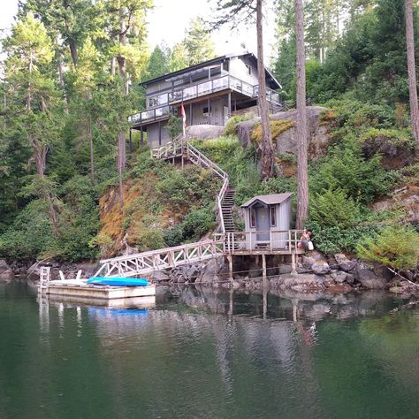 Waterfront cottage rentals in Canada that guests loved Cottage In Woods, Ontario Cottages, Oceanfront Cottage, Vancouver Travel, Summer Vacation Spots, Waterfront Cottage, Enchanted Wood, Cottage Rental, Beachfront Property