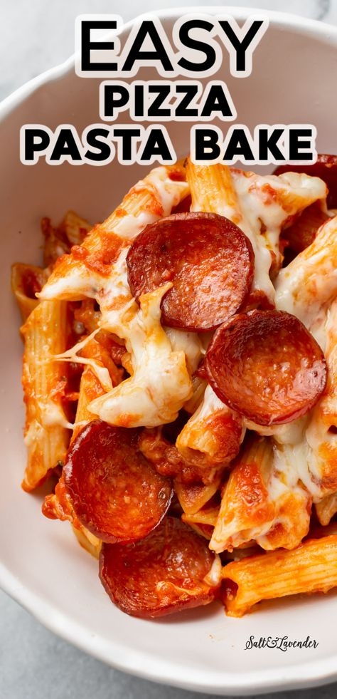 This easy pizza pasta bake recipe is simple to throw together for a hot and inexpensive weeknight meal. This pizza casserole will satisfy even picky eaters! Easy Dinners Cheap, Essen, Cheap Oven Meals, Easy Supper Idea, Healthy Pizza Pasta, Easy Dinner Recipes For Family Casserole, Easy Camper Meals Simple, Kids Foods For Picky Eaters, Easy Supper Recipes Quick