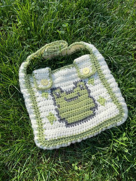Fimo, Crochet Bag With Button, Crochet Bag For Phone, Crochet Small Frog, Crochet Bag Animal, Frog Wallet Crochet, Phone Crochet Bag, Crochet Bag With Pockets, Pixel Grid Crochet Bag