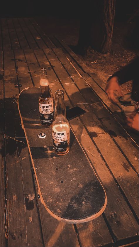 #skate #beer #night #aesthetic Hannover, Cheap Beer Aesthetic, Beer Cans Aesthetic, Beer Night Aesthetic, Jeff Core Aesthetic, Beer With Friends Night, Beers Aesthetic, Beer Aesthetic Drinking, Aaron Core