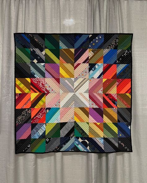 QuiltCon 2023 Quilt Highlights — Ben Millett Mandalas, Patchwork, Quiltcon 2023, Modern Quilting Designs, Modern Quilt Blocks, Improv Quilting, Quilt Modernen, String Quilt, Abstract Quilt