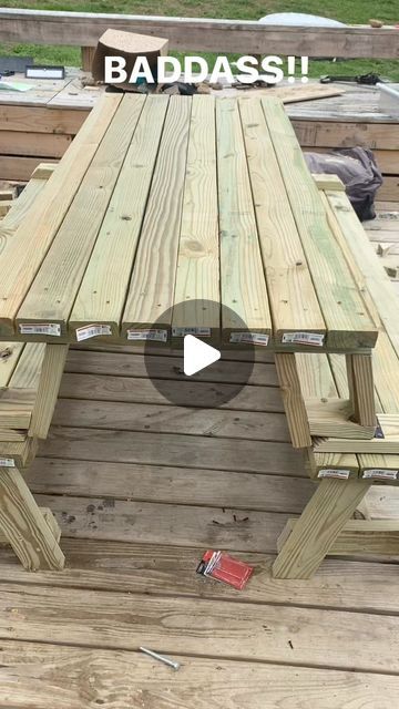 Diy Outdoor Table And Benches, Picnic Instagram, Outdoor Picnic Table, Diy Picnic Table, Wood Bench Outdoor, Outdoor Picnic Tables, Diy Outdoor Table, Picnic Tables, Instagram Cool