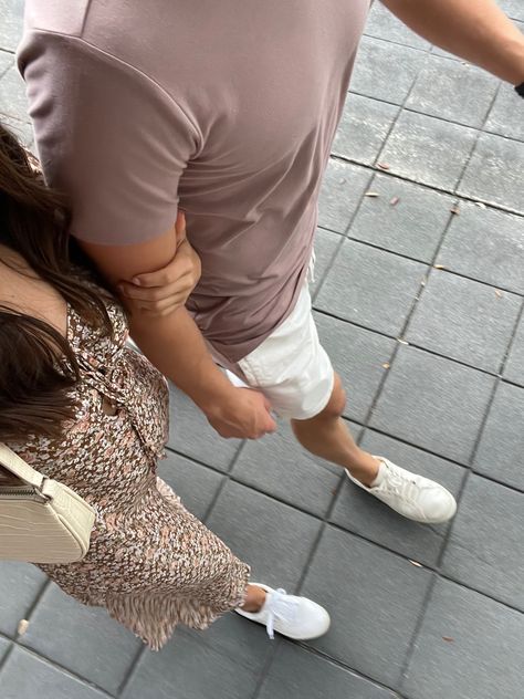 Boyfriend girlfriend goals relationship couple photo ideas aesthetic date night First Date Photo Ideas, Brown Boyfriend Aesthetic, Photo Inspo With Boyfriend, Couple Poses Soft Launch, Couple Ig Pic Ideas, Dhruvi Core, Soft Launch Boyfriend Pictures Ideas, Couples Photo Ideas Instagram, Soft Launch Photo Ideas