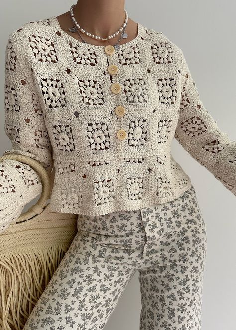 Couture, Top Au Crochet, Top Jean, Crochet Simple, Modest Fits, Crochet Tops, Chain Shoulder Bag, Simple Patterns, Trends 2024