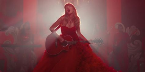 Taylor Swift I Bet You Think About Me Mv, Taylor Swift Music Videos Aesthetic, Taylor Swift Red Dress I Bet You Think About Me, I Bet You Think About Me Taylor Swift Music Video, Taylor Swift I Bet You Think About Me, I Bet You Think About Me Taylor Swift, Red Taylor Swift Aesthetic, Taylor Swift Red Aesthetic, Taylor Swift Red Era