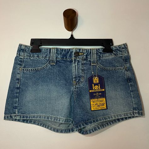 Nwt Lei Vintage Denim Shorts Couture, Daisy Duke Shorts Outfits, Y2k Summer Outfits Shorts, Low Rise Shorts Outfits, Baggy Shorts Women, 2000s Shorts, Long Shorts Outfits, Organized Clothes, Y2k Bottoms