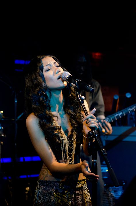 Jhene Aiko is so soulful. Love her music. Jhené Aiko, Jhene Aiko Songs, Jhene Aiko, People Of Interest, I Love Music, Pretty Birds, Music Icon, Female Singers, All Music