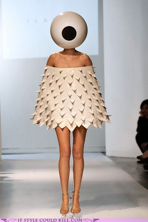 I think its time to make a WTF board. Funny Fashion, Weird Fashion, Futuristic Fashion, Avant Garde Fashion, Future Fashion, 여자 패션, Mode Inspiration, Mode Style, Costume Design